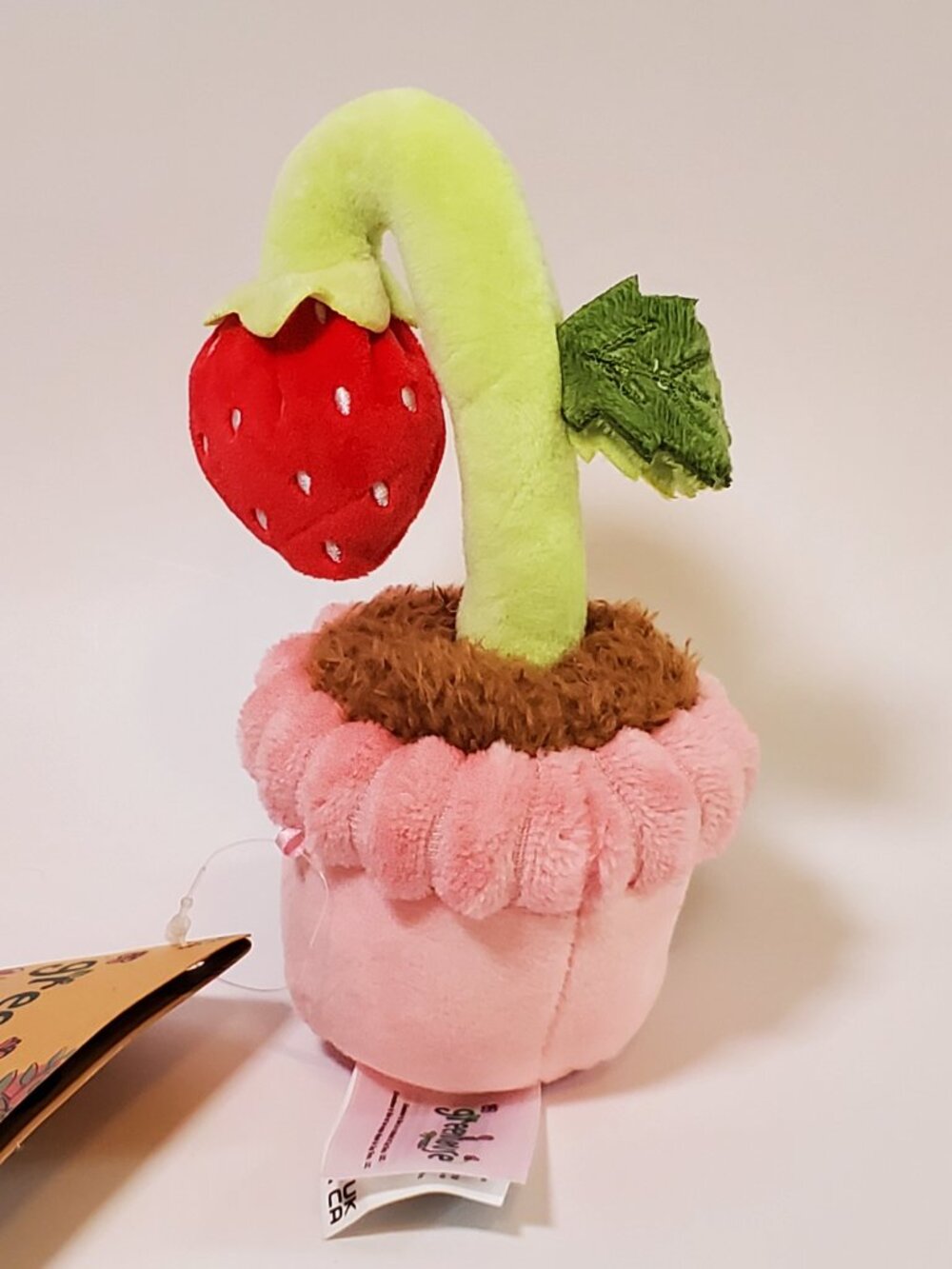 Greenhouse by Russ Plush Strawberry Plant 6" Potted Plant “Kaitlyn” NEW WITH TAG - Picture 2 of 6